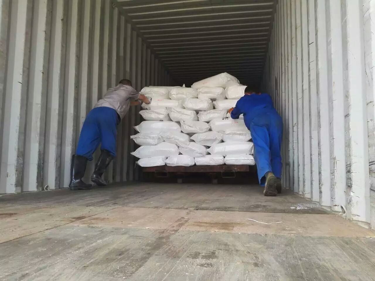 氯化銨廠家，湖南江海始終堅持“服務”為核心！
